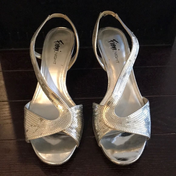 FIONI Clothing Shoes - 🌸Silver Sequin Heels